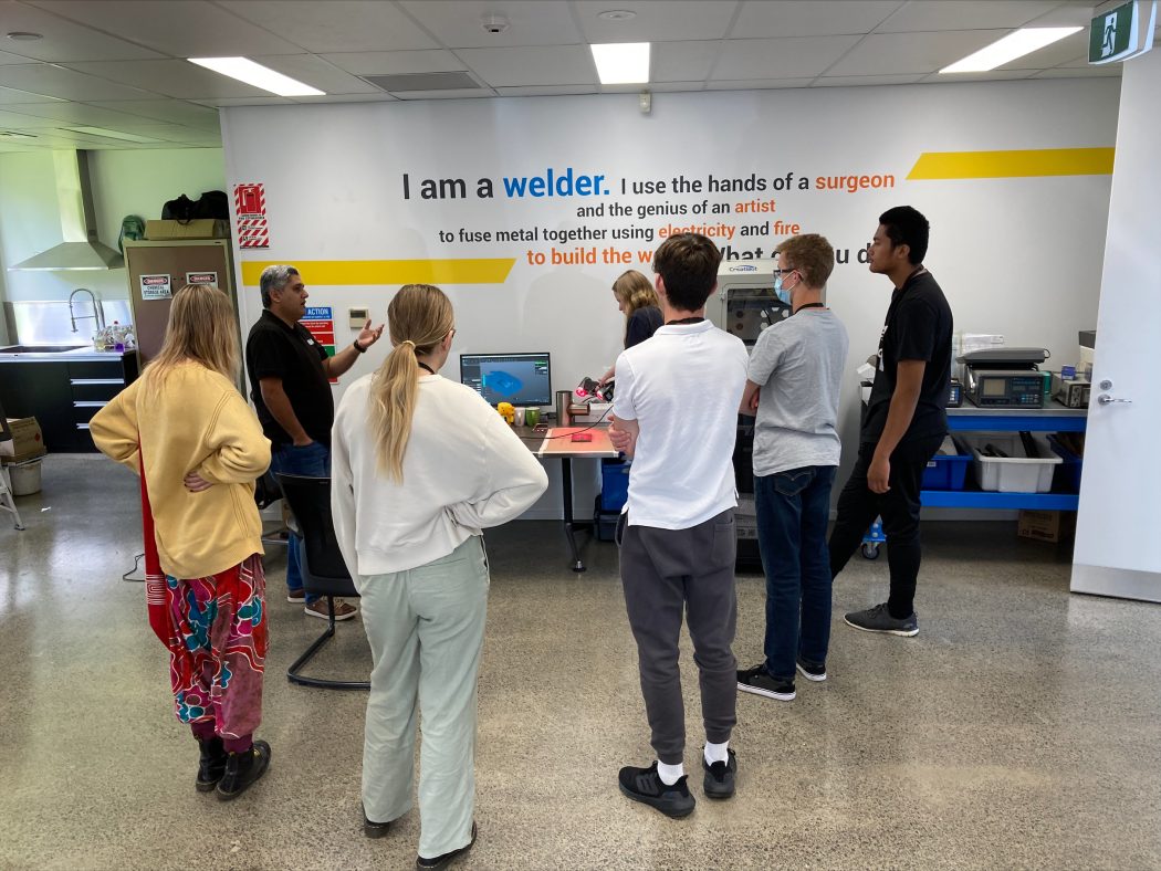 Hafez speaking to the Rotary Students using the 3D Scanner